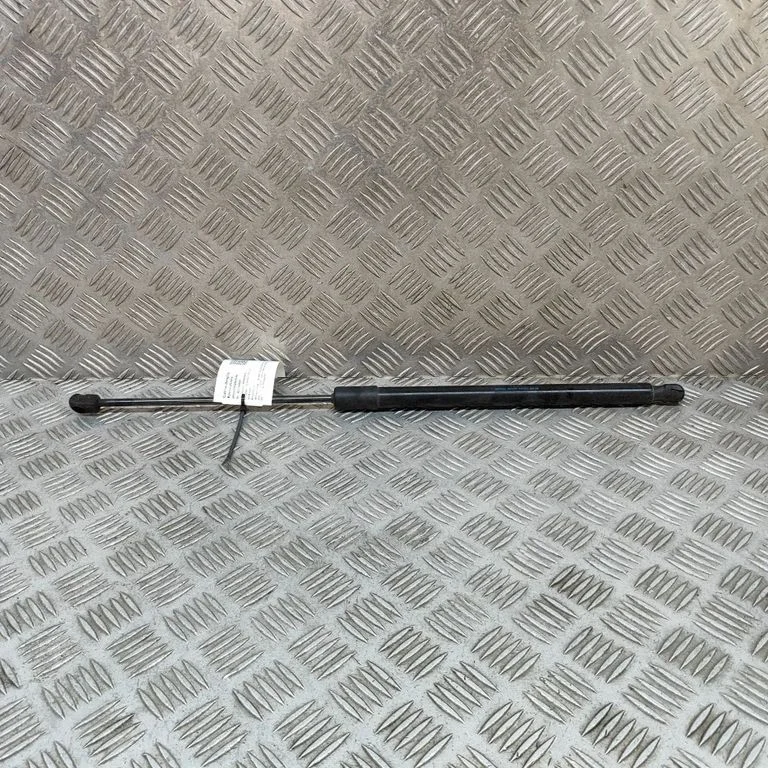 Aizmugurējā vāka amortizators 5LG827551A