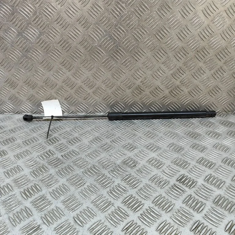 Aizmugurējā vāka amortizators 5LG827551A