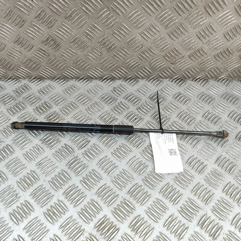 Tailgate/trunk strut/damper 689400W020