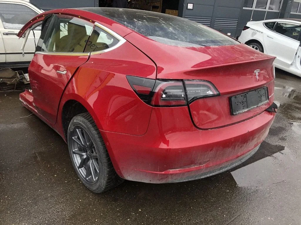 Tesla Tesla Model Y