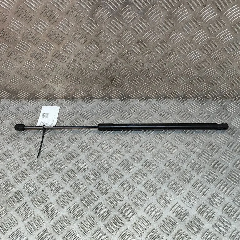 Tailgate/trunk strut/damper – BMW 1 Series F40 (2019-2023)