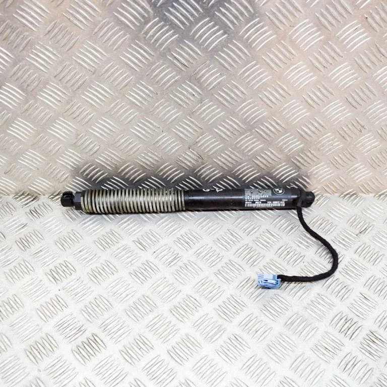 Tailgate/trunk strut/damper – BMW 7 Series G11 G12 (2015-2022)