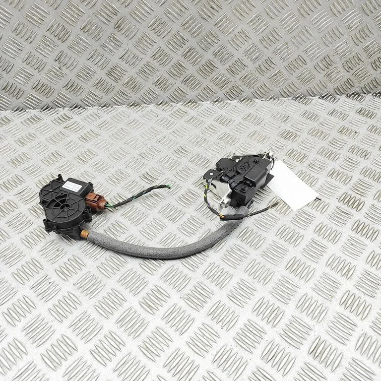 Tailgate/trunk/boot lock/catch/latch 95C827888B