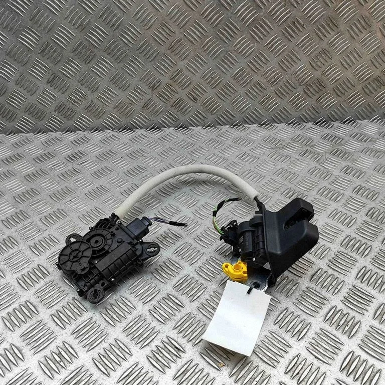 Zamek klapy bagażnika – Volkswagen Tayron II (2024-)
