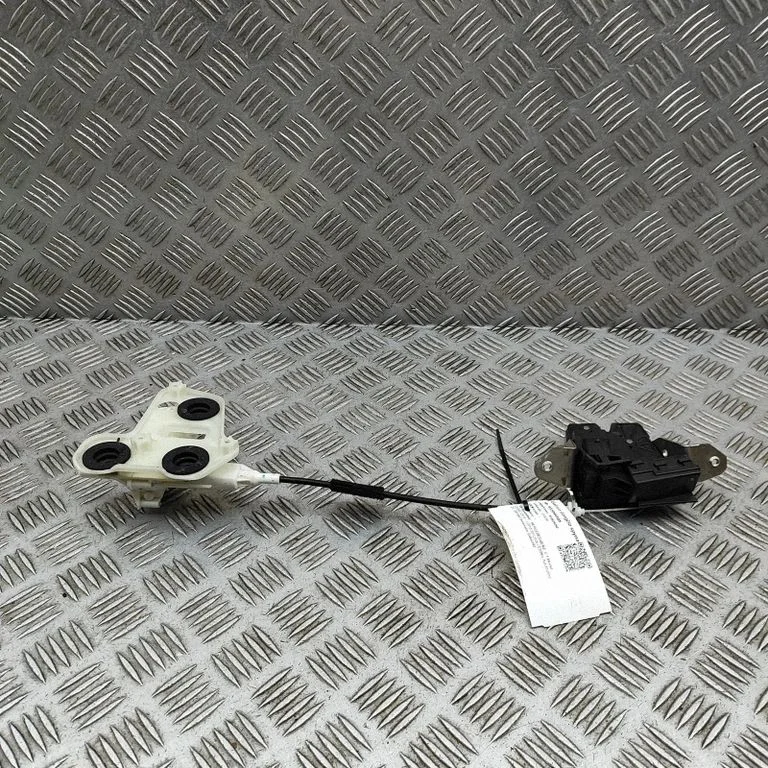 Tailgate/trunk/boot lock/catch/latch – Mercedes-Benz C-Class W205 (2014-2021)