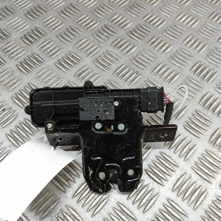 Tailgate/trunk/boot lock/catch/latch 1268094800