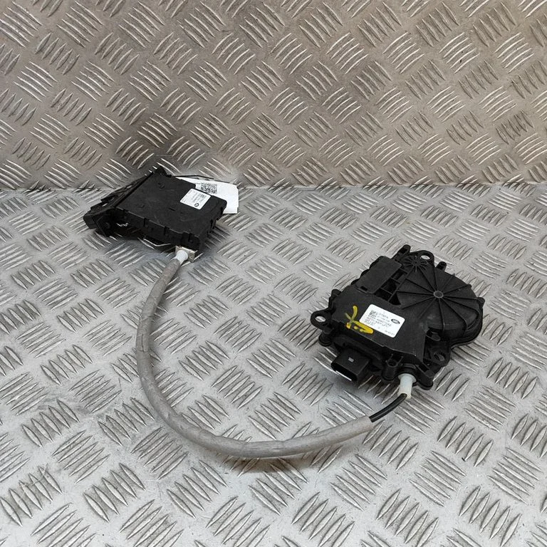 Aizmugurējā vāka slēdzene EX53442A66AD