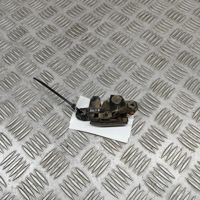 Aizmugurējā vāka slēdzene AB392143150AB