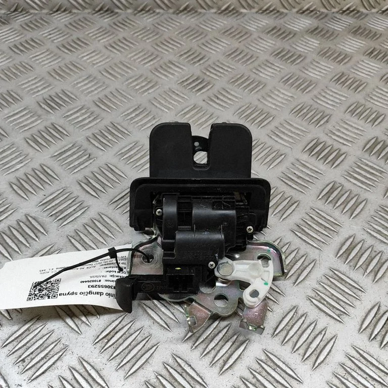 Aizmugurējā vāka slēdzene 8R0827505A