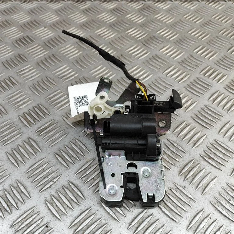 Tailgate/trunk/boot lock/catch/latch 8W0827503