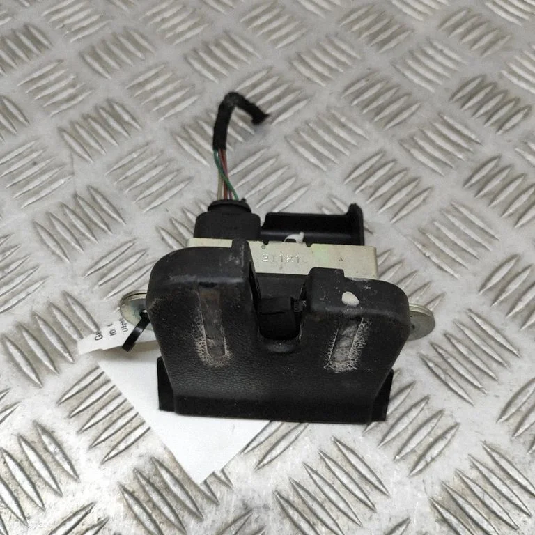 Zamek klapy bagażnika 6R0827505B