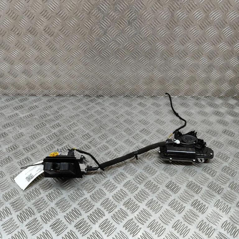 Aizmugurējā vāka slēdzene 80A827506A