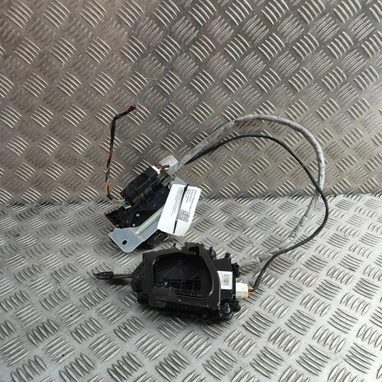 Aizmugurējā vāka slēdzene – BMW 3. sērija GT F34 (2013-2017)