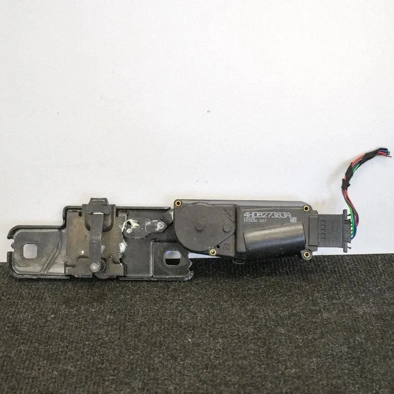 Tagaluugi lukk 4H0827383A – Audi A7 S7 4G (2011-2017)