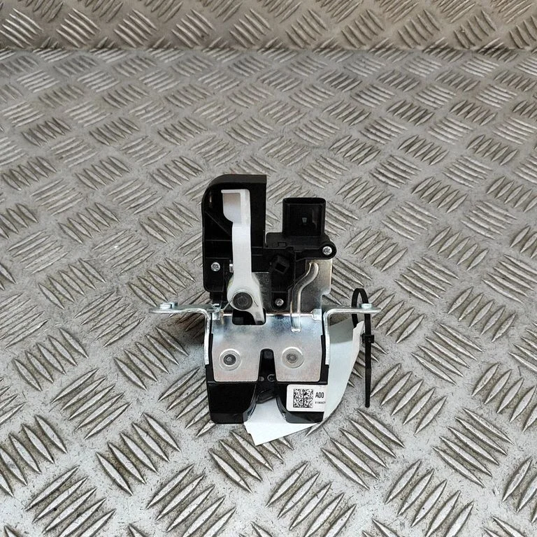 Tailgate/trunk/boot lock/catch/latch 81800CV000