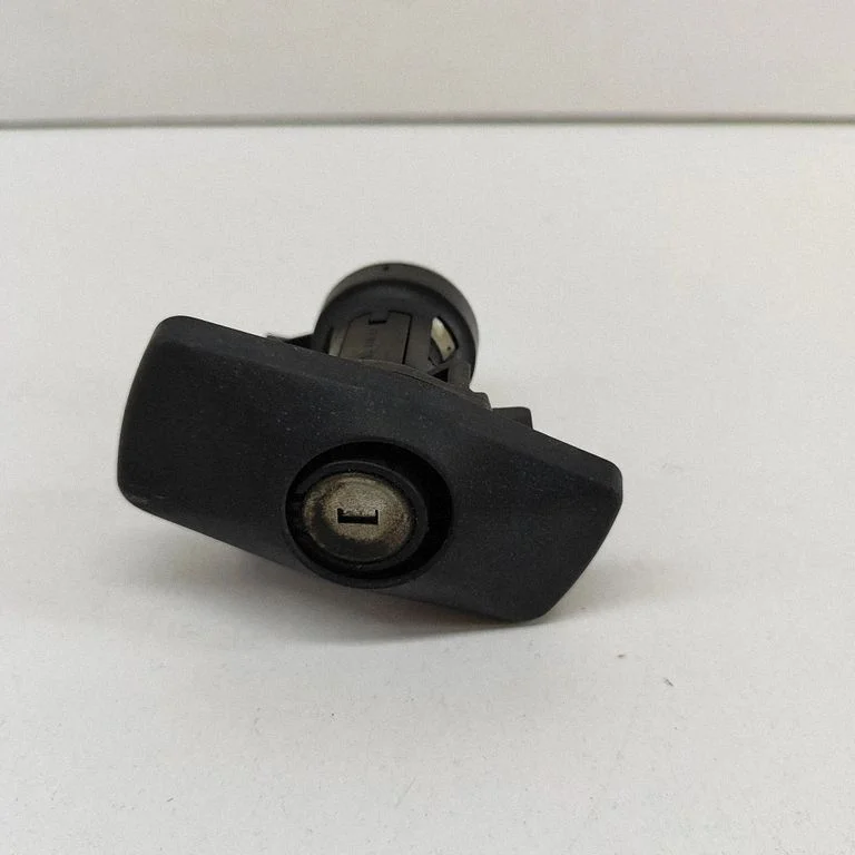 Tailgate/trunk/boot lock/catch/latch – Mercedes-Benz SLK-Class R172 (2011-2017)