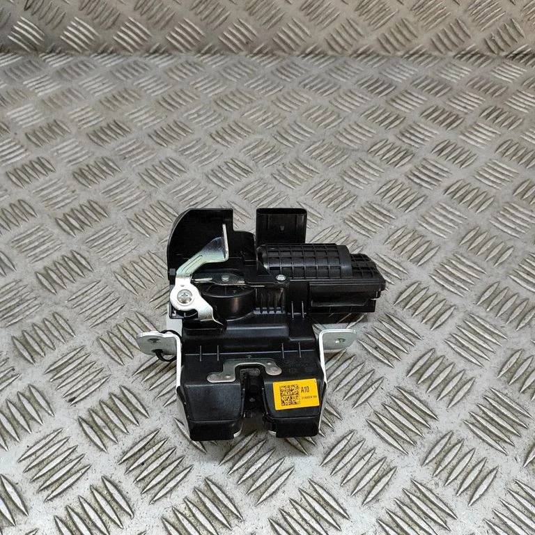 Tailgate/trunk/boot lock/catch/latch 81800CV100
