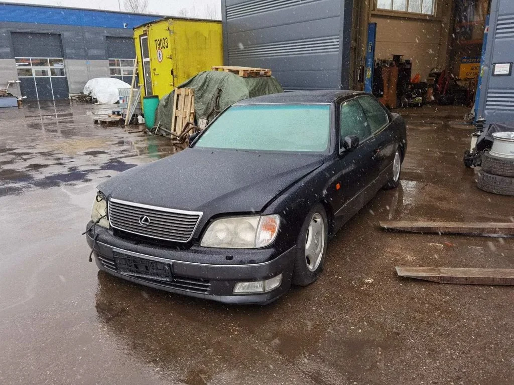 Lexus LS