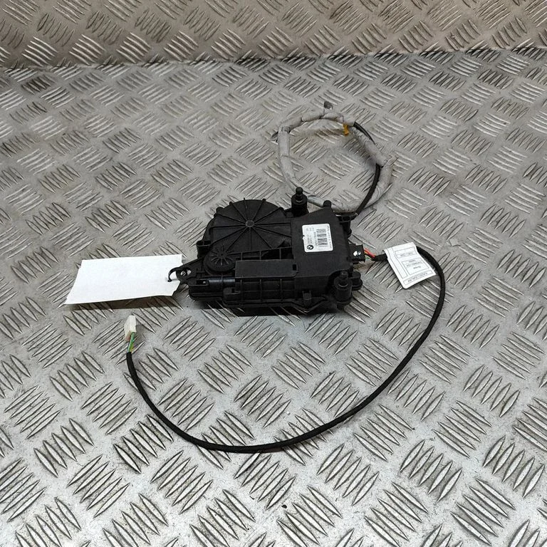 Aizmugurējā vāka piesaistes motors – BMW 5. sērija G30 G31 G38 (2016-)
