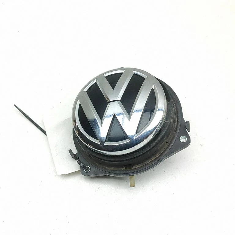 Aizmugurējā vāka atvēršanas rokturītis (ārējais) – Volkswagen Passat B7 USA (2012-2019)