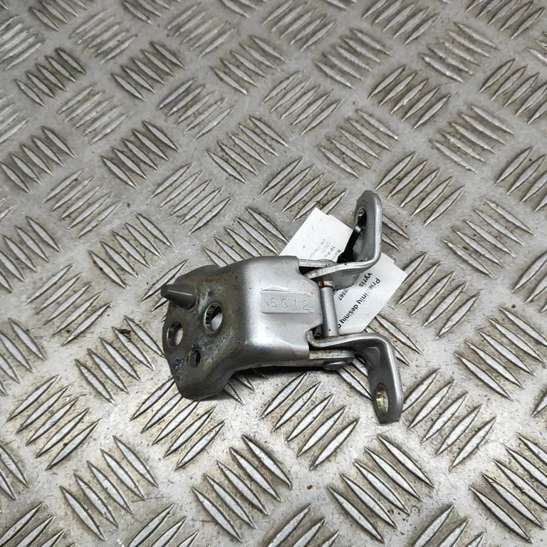 Priekšējā augšējā eņģe AB392122800AD