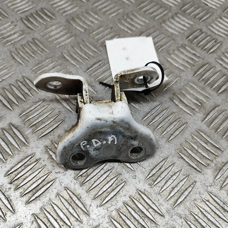 Priekšējā augšējā eņģe 6873002070