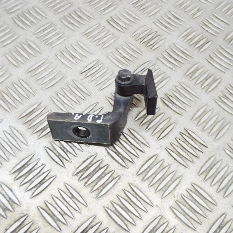 Esiukse ülemine hing 7266676 – BMW i3 (2013-)