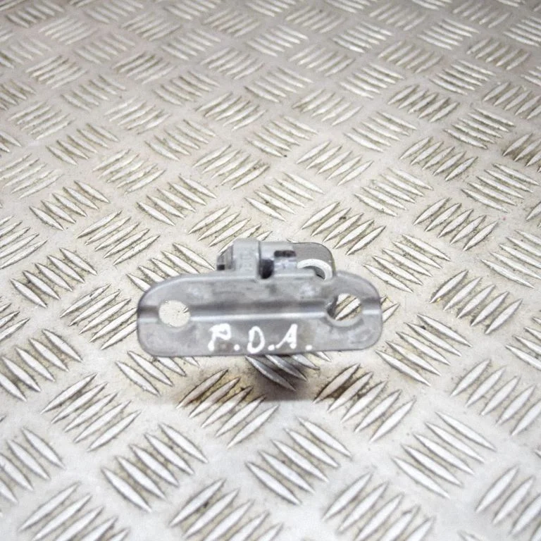 Priekšējā augšējā eņģe BJ32228A