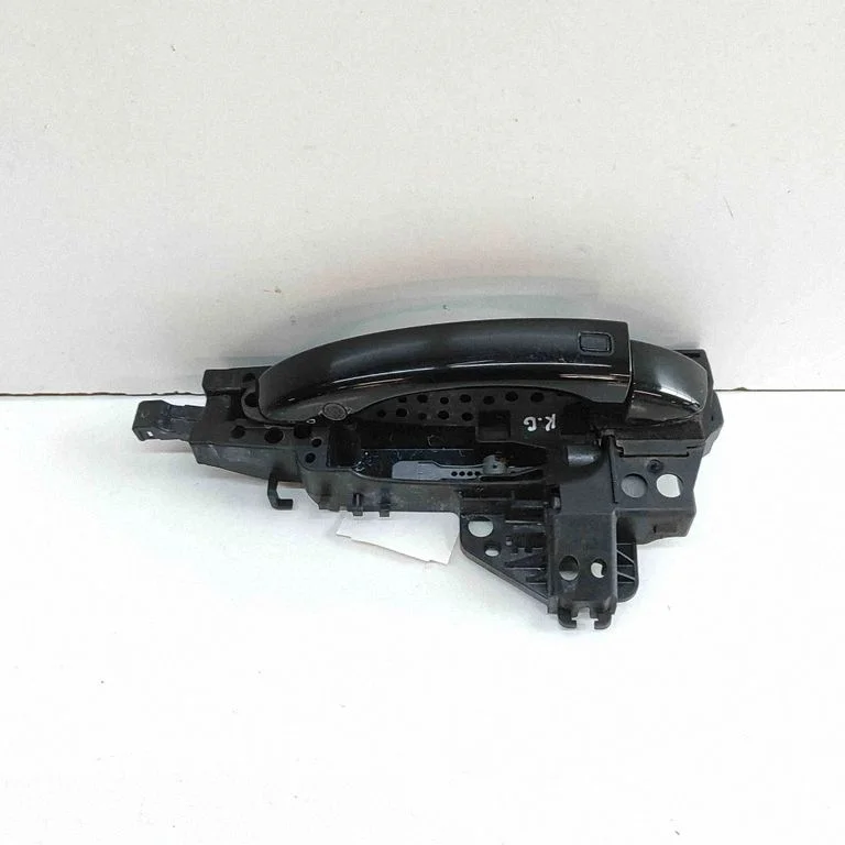 Esiukse välimine käepide 4H0837885 – Audi A7 S7 4G (2011-2017)