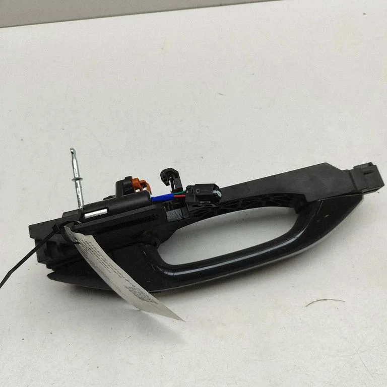 Esiukse välimine käepide 82661R2200