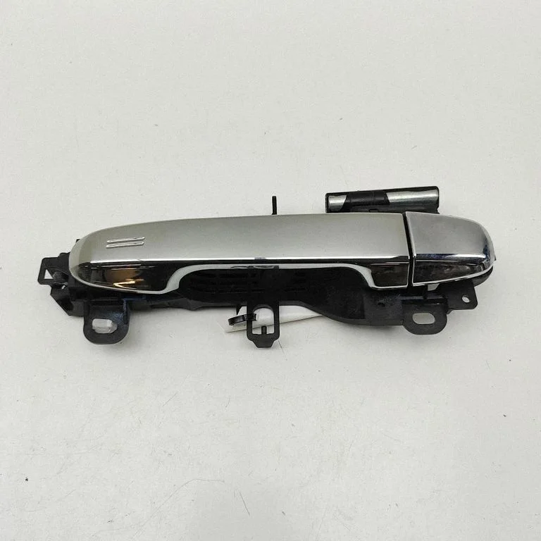 Klamka zewnętrzna drzwi przednich 61160FL030WW – Subaru Forester SK (2018-2025)