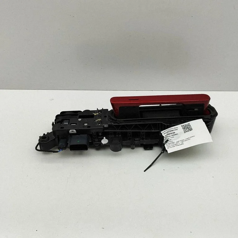 Esiukse välimine käepide M8E226601AD