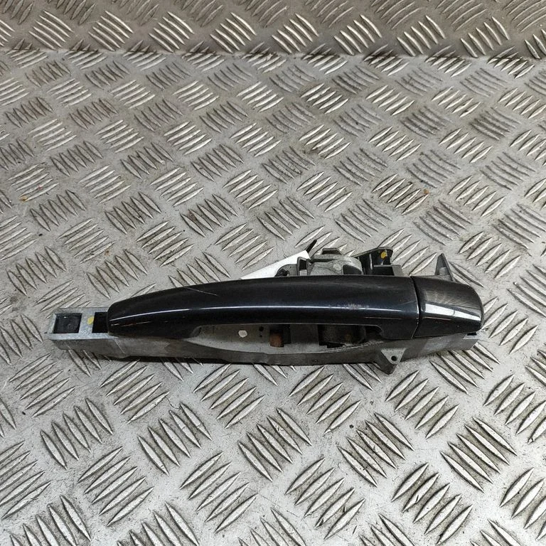 Esiukse välimine käepide 9101ER
