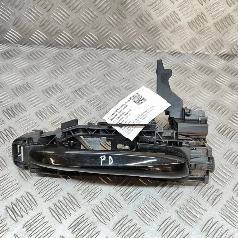 Esiukse välimine käepide A0997601659
