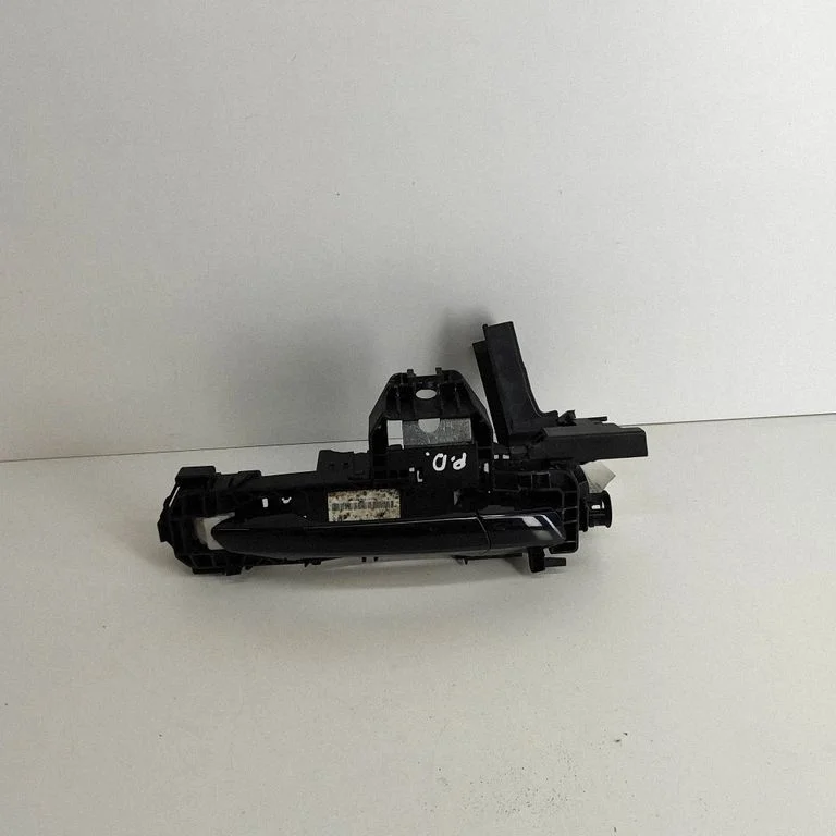Front door exterior handle – Mercedes-Benz CLA-Class C117 X117 W117 (2013-2019)