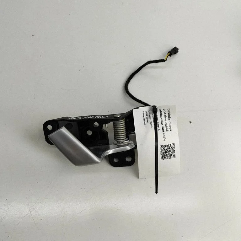 Klamka wewnętrzna drzwi przednich – Tesla Model S (2012-)