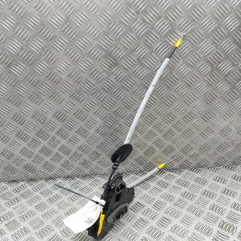 Zamek drzwi przednich 805020383R