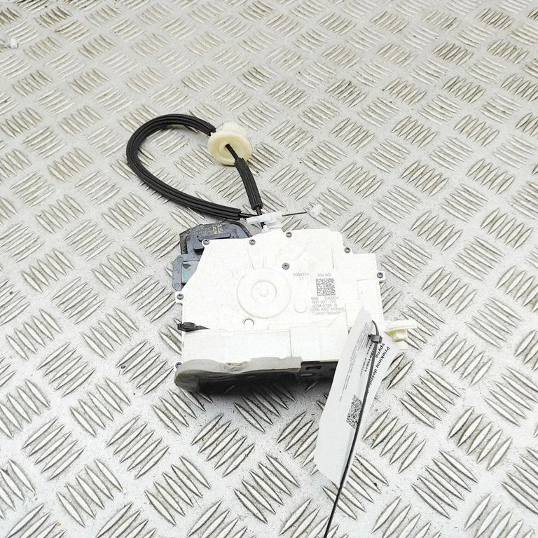 Front door lock 4N1837016