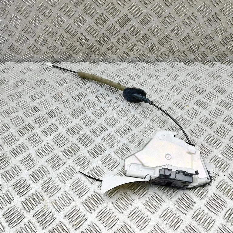Zamek drzwi przednich 805020254R – Renault Master III (2010-2024)
