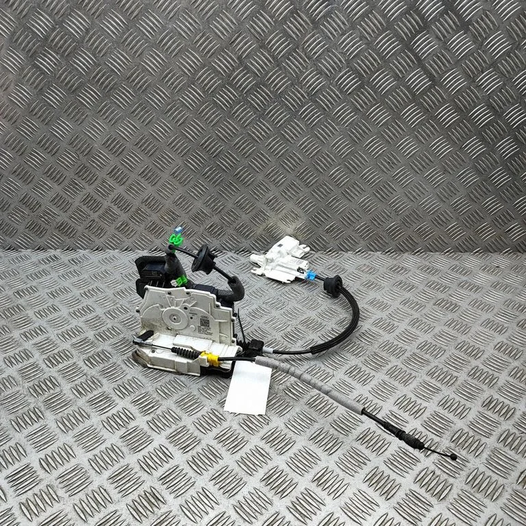 Front door lock 4N0837060