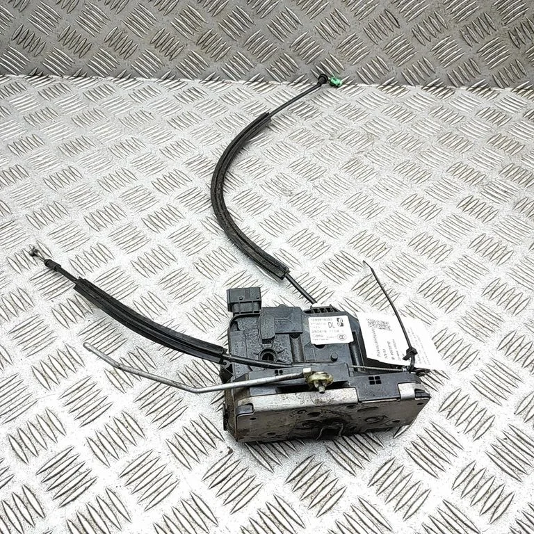 Esiukse lukk 1393818080
