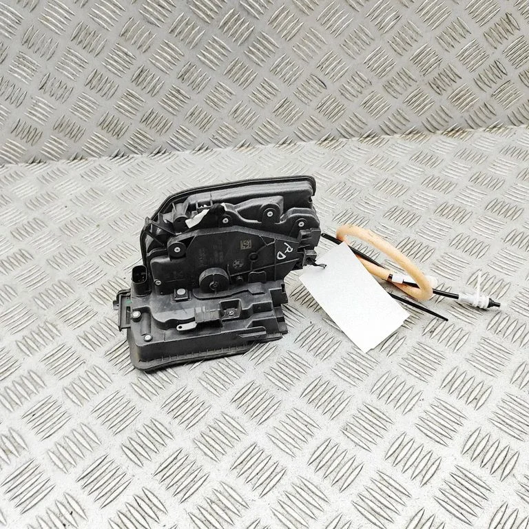 Front door lock 7477694