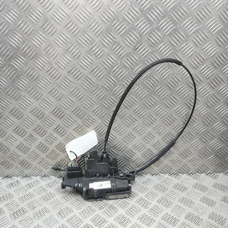 Zamek drzwi przednich 52138079 – Fiat 500E (2019-)