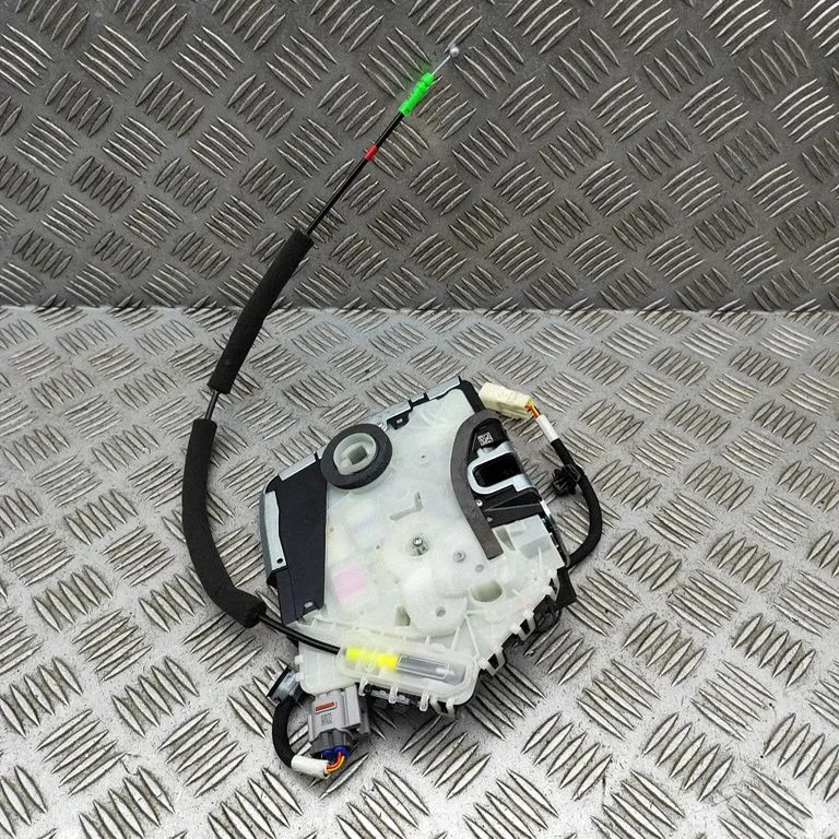 Esiukse lukk 6903078130 – Lexus RZ (2023-)