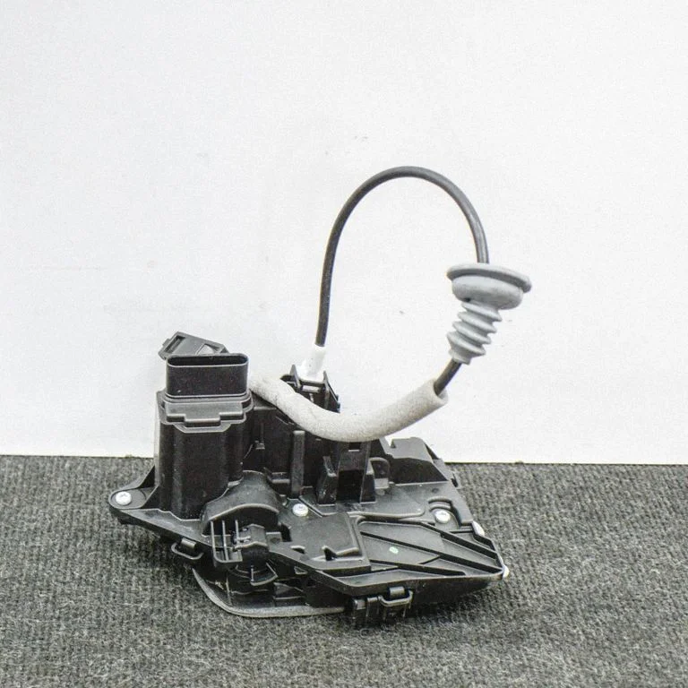 Esiukse lukk C57582103