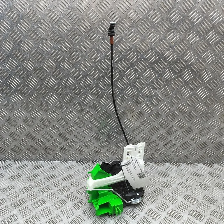 Esiukse lukk 81320P2030