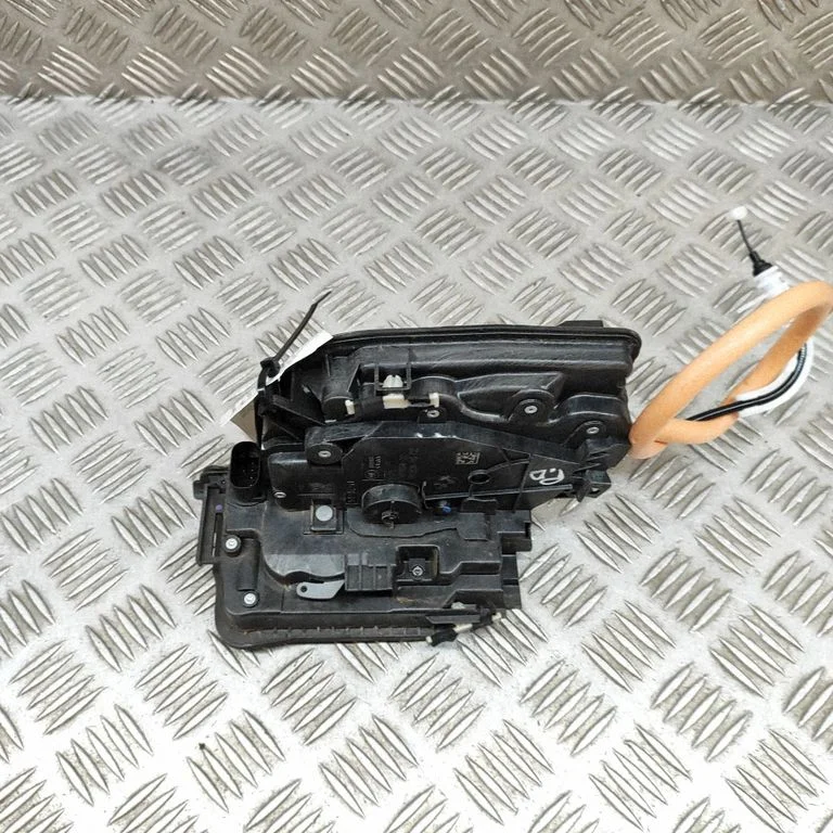 Zamek drzwi przednich – BMW Seria 5 G30 G31 G38 (2016-)