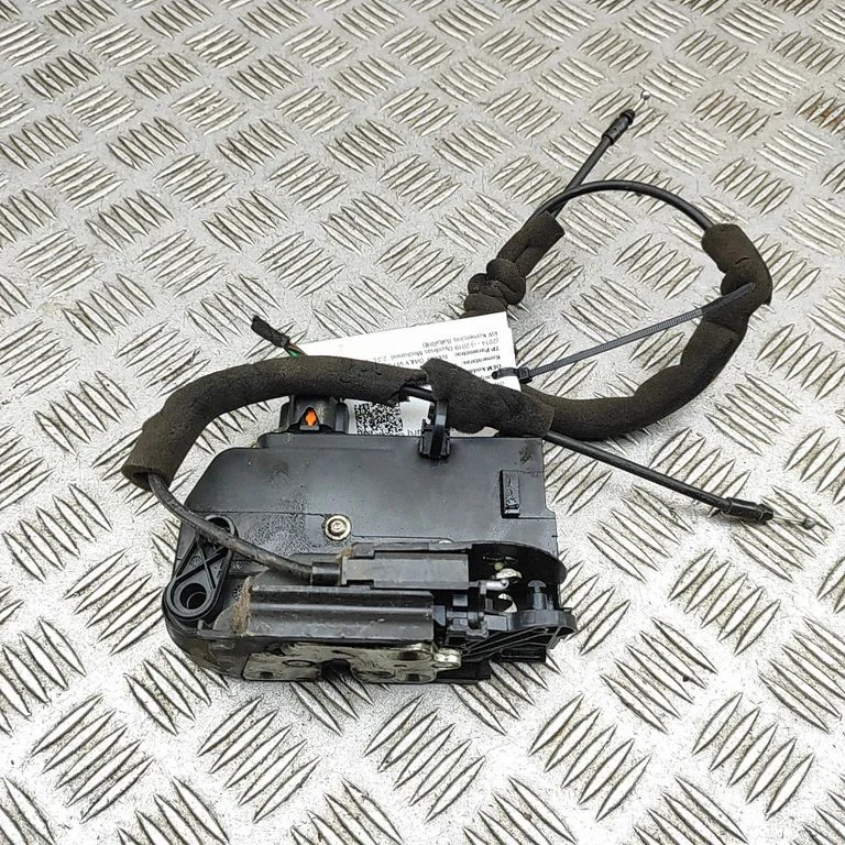 Front door lock 5801556814C – Iveco Daily 6th gen (2014-)