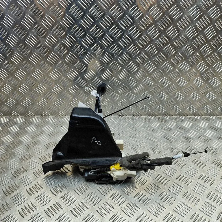 Front door lock 9Y2837016