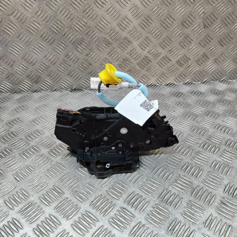 Priekšējo durvju slēdzene – BMW 3. sērija G20 G21 (2019-)